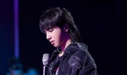 华晨宇恋情爆料视频合集,视频合集揭秘甜蜜瞬间